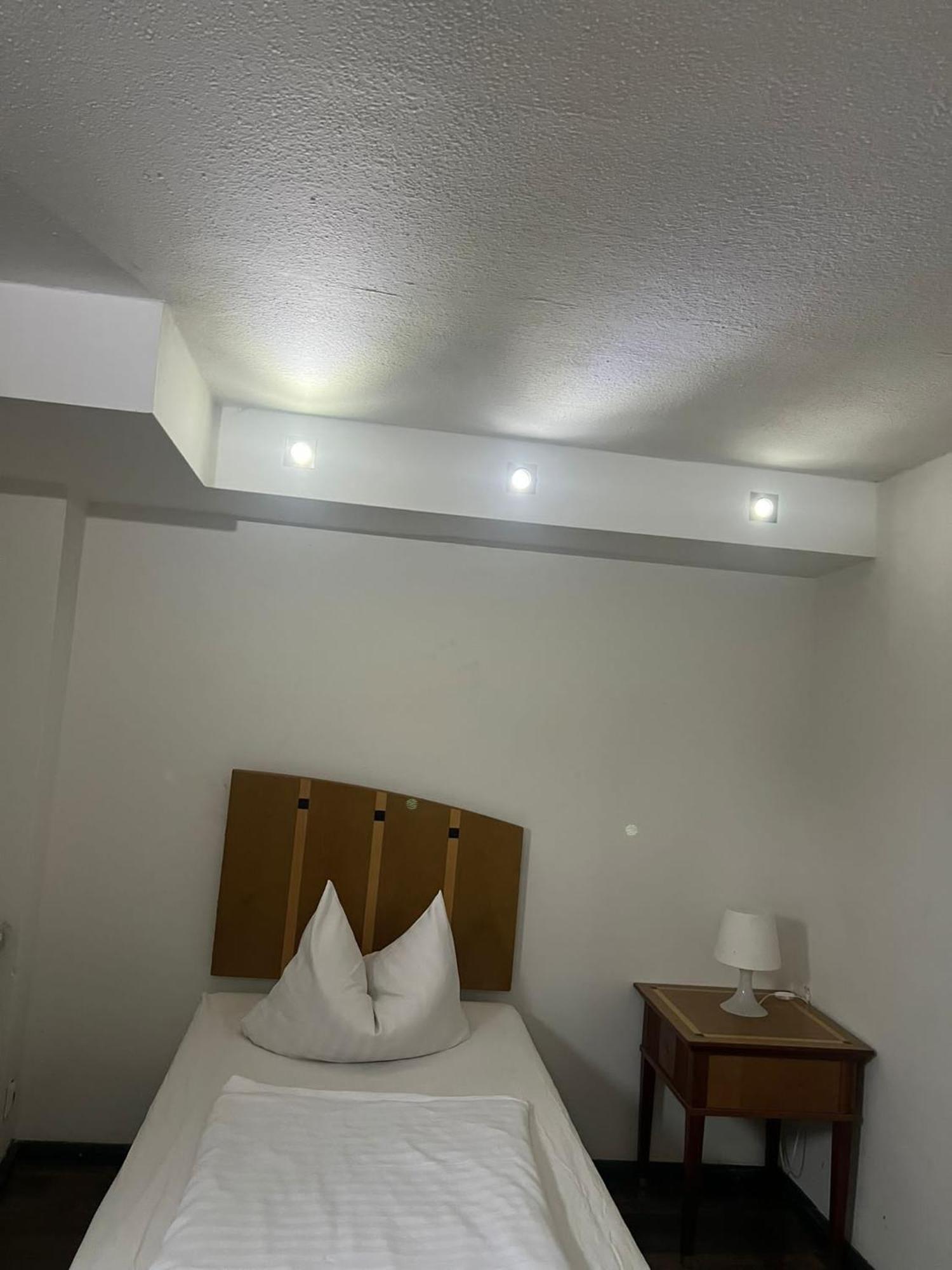 Gz Hostel Бонн Экстерьер фото