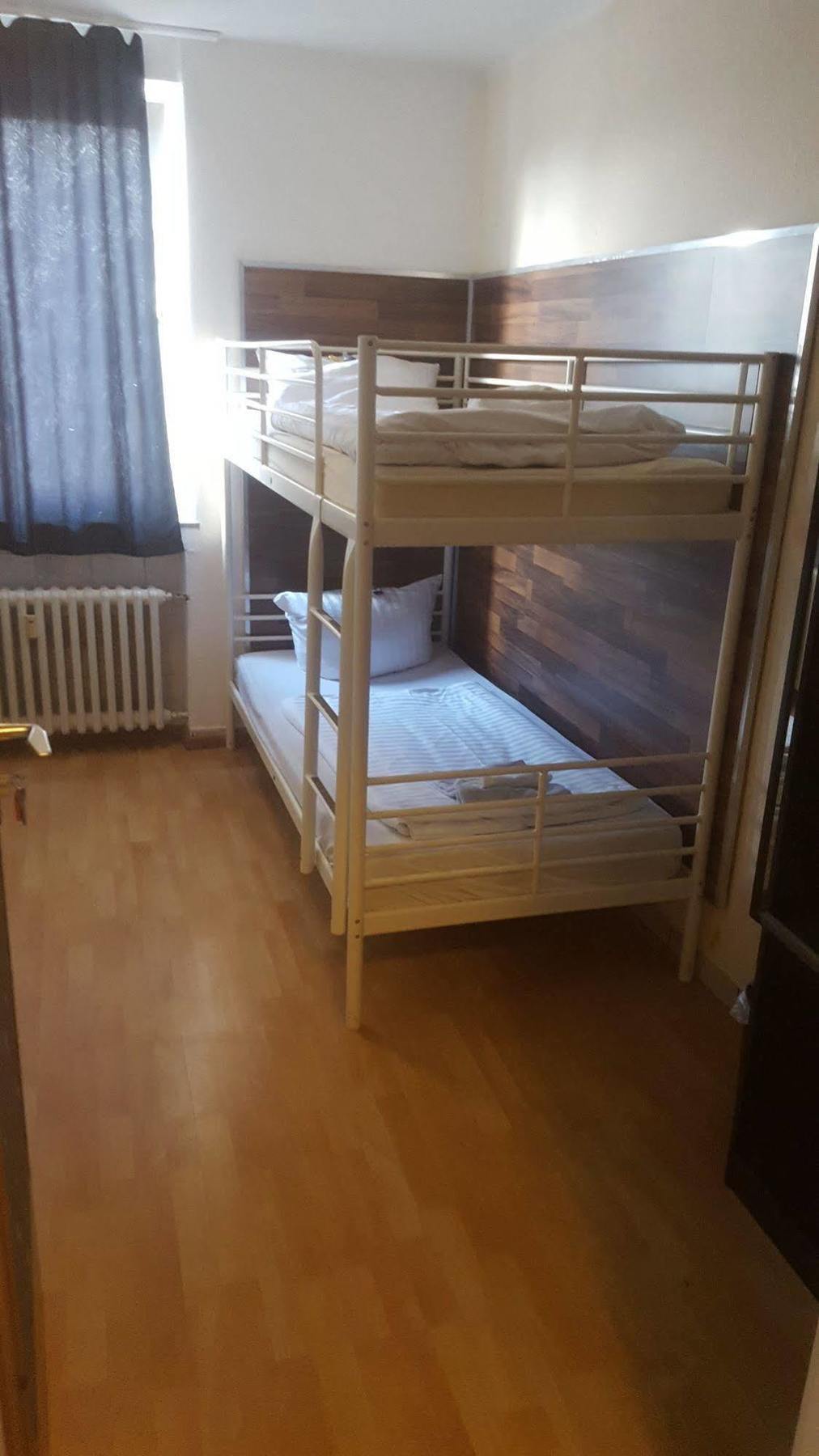 Gz Hostel Бонн Экстерьер фото